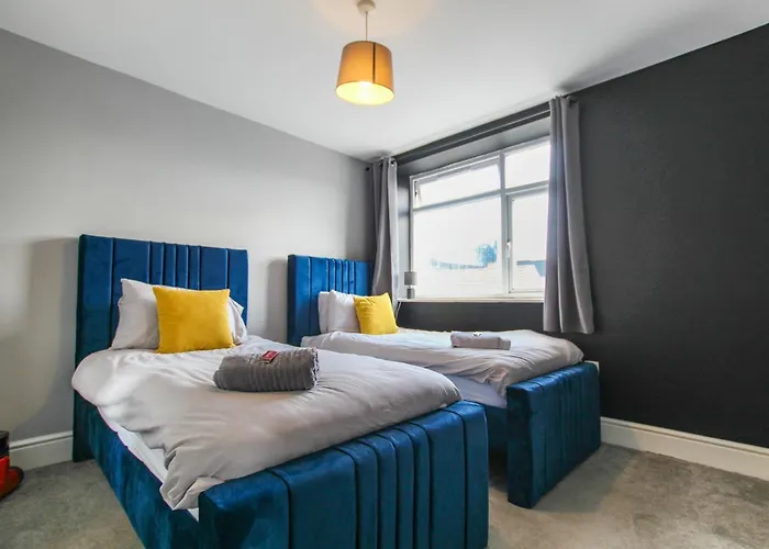 2 Bedroom In Centre By Prestige Lets